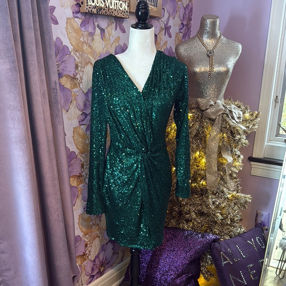 VENUS Green Sequin Long Sleeve Dress